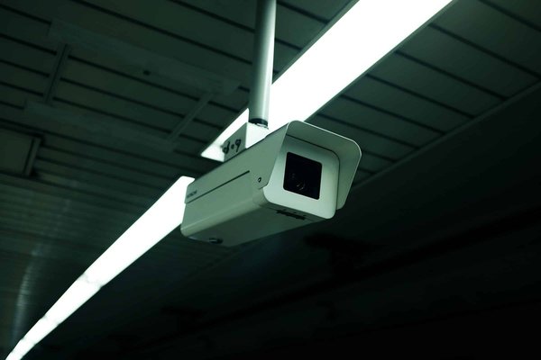 Quelle est la meilleure approche pour gérer le stockage de vidéosurveillance en termes de coût et d'efficacité?